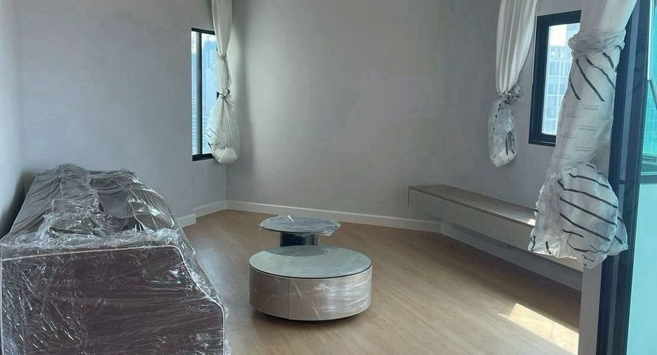 Wohnung zur Miete mit 3 Zimmer in Sathon, Bangkok
