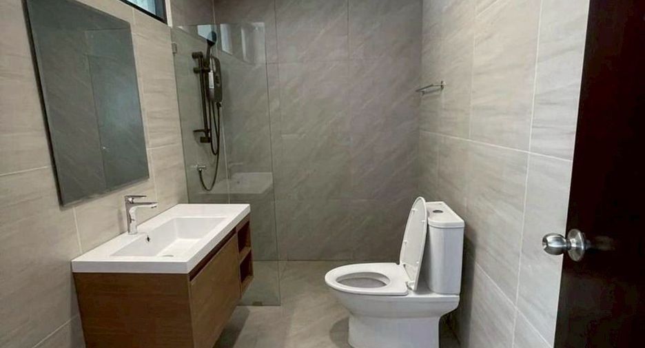 Wohnung zur Miete mit 3 Zimmer in Sathon, Bangkok