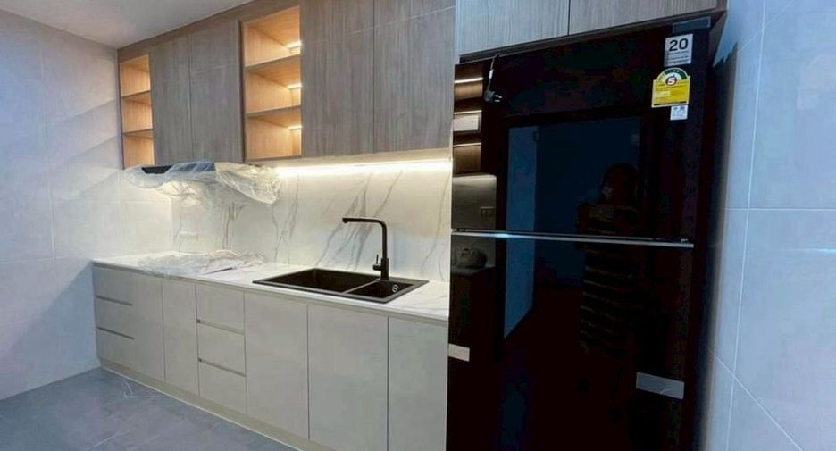 Wohnung zur Miete mit 3 Zimmer in Sathon, Bangkok