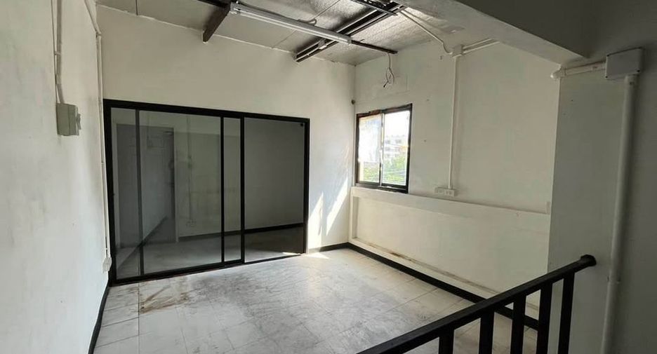 For rent retail Space in Bang Kho Laem, Bangkok