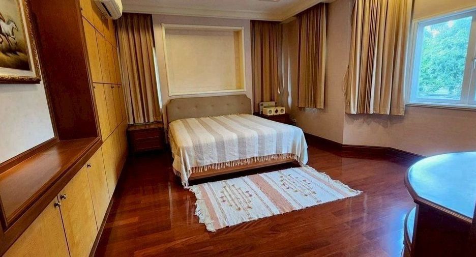 Casa en alquiler de 4 habitaciones en Suan Luang, Bangkok