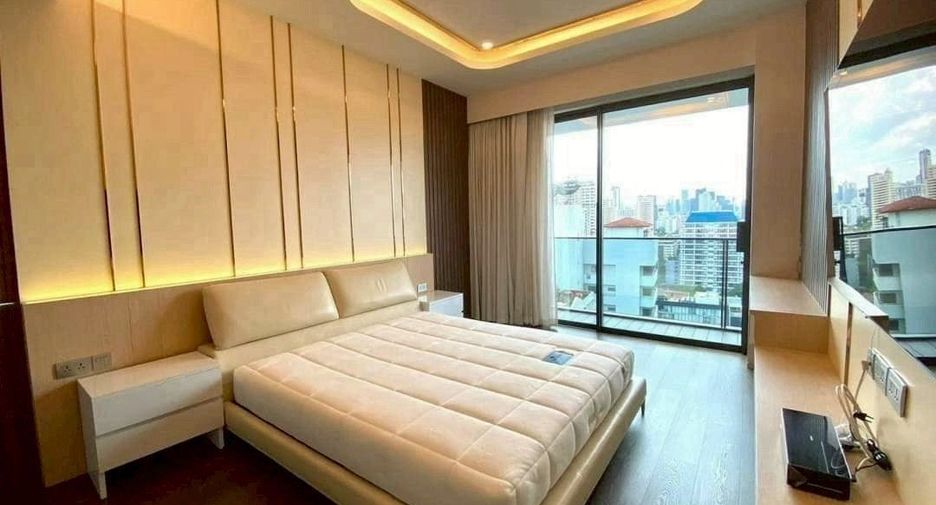 For rent 3 bedrooms condo in Watthana, Bangkok