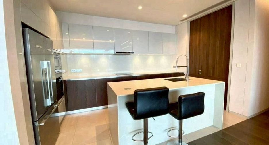 For rent 3 bedrooms condo in Watthana, Bangkok