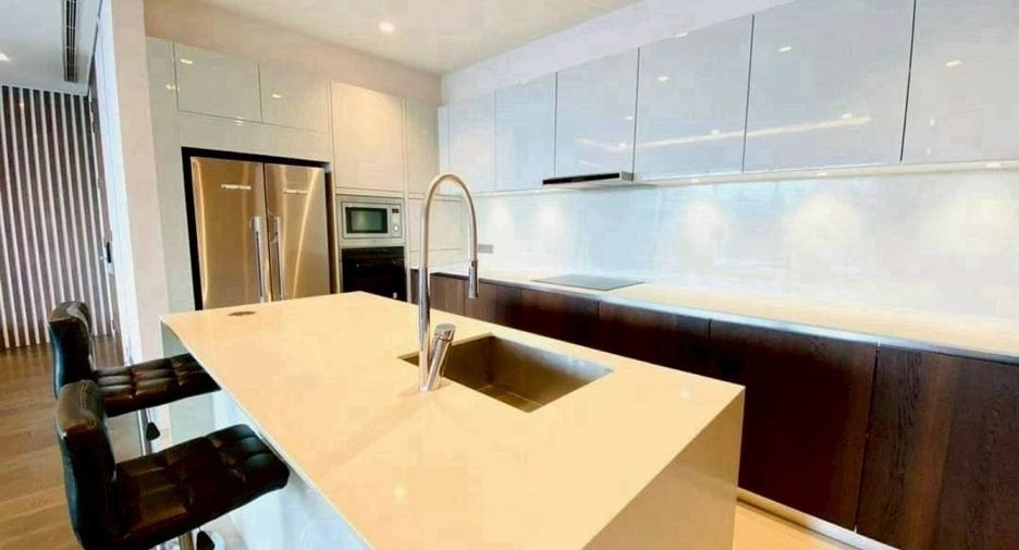 For rent 3 bedrooms condo in Watthana, Bangkok