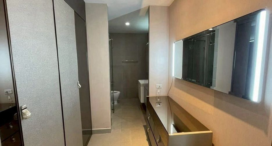 For rent 1 bed condo in Pathum Wan, Bangkok