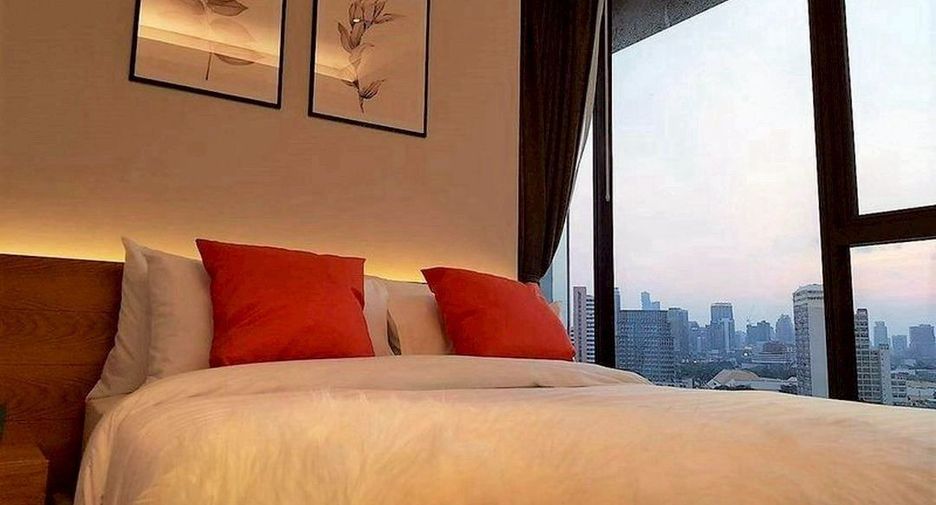 For sale 2 bedrooms condo in Khlong Toei, Bangkok