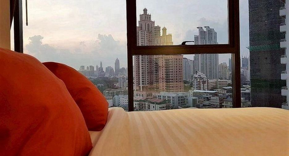 For sale 2 bedrooms condo in Khlong Toei, Bangkok
