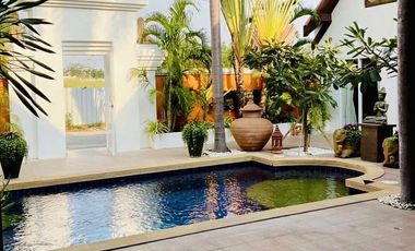 À louer et à vendre 4 chambres villa à Jomtien, Pattaya