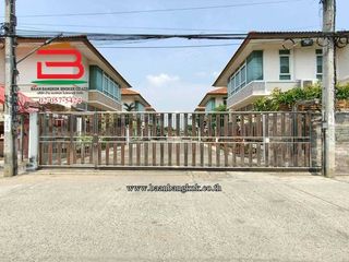 For sale 3 bedrooms house in Taling Chan, Bangkok