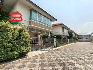 For sale 3 bedrooms house in Taling Chan, Bangkok