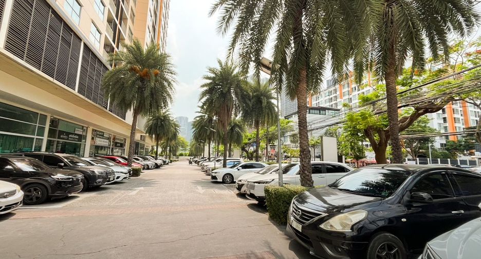 For sale 1 bed condo in Bang Na, Bangkok
