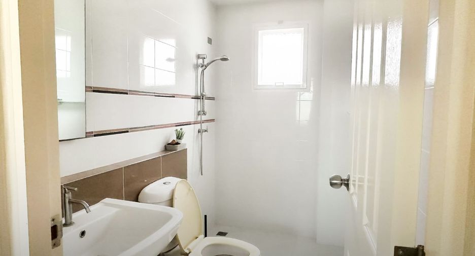 For sale 4 bedrooms house in Sai Mai, Bangkok