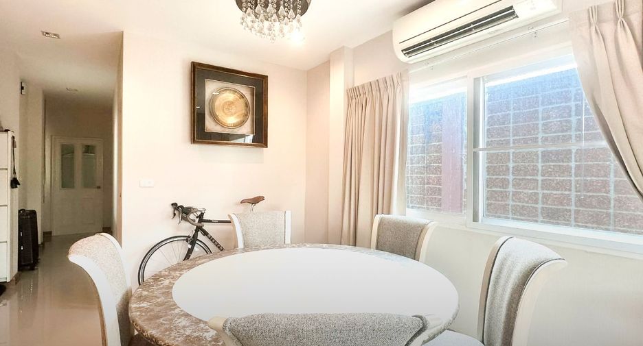 For sale 4 bedrooms house in Sai Mai, Bangkok