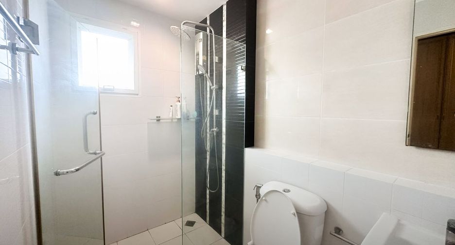 For sale 4 bedrooms house in Sai Mai, Bangkok