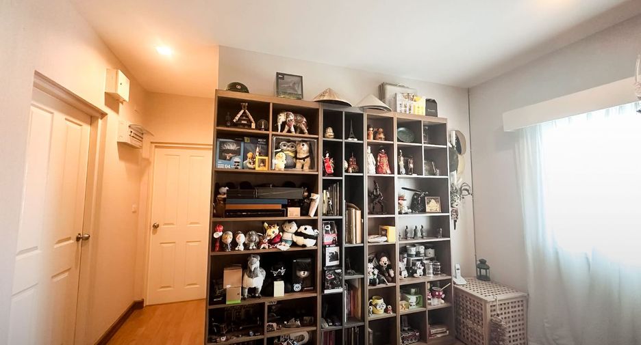 For sale 4 bedrooms house in Sai Mai, Bangkok