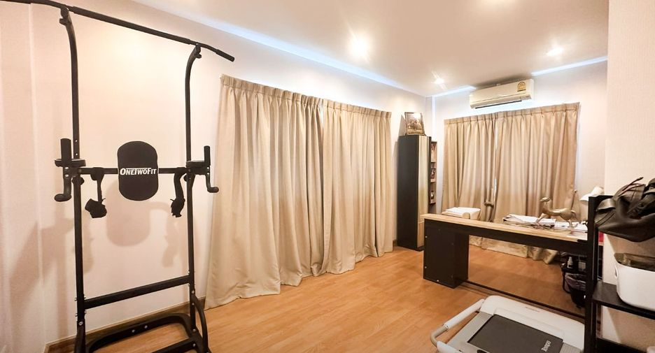 For sale 4 bedrooms house in Sai Mai, Bangkok