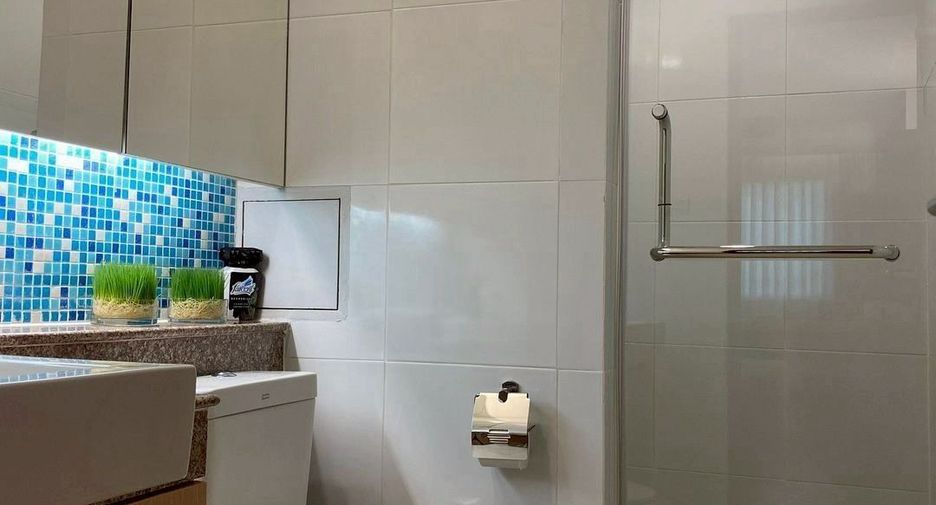 Аренда и продажа 1 кровать кондо в Пхра Кханонг, Бангкок