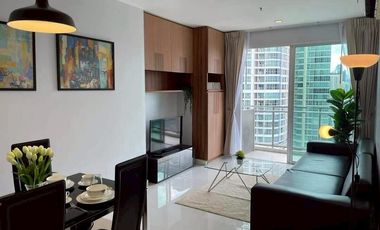 À louer et à vendre 3 chambres condo à Khlong Toei, Bangkok