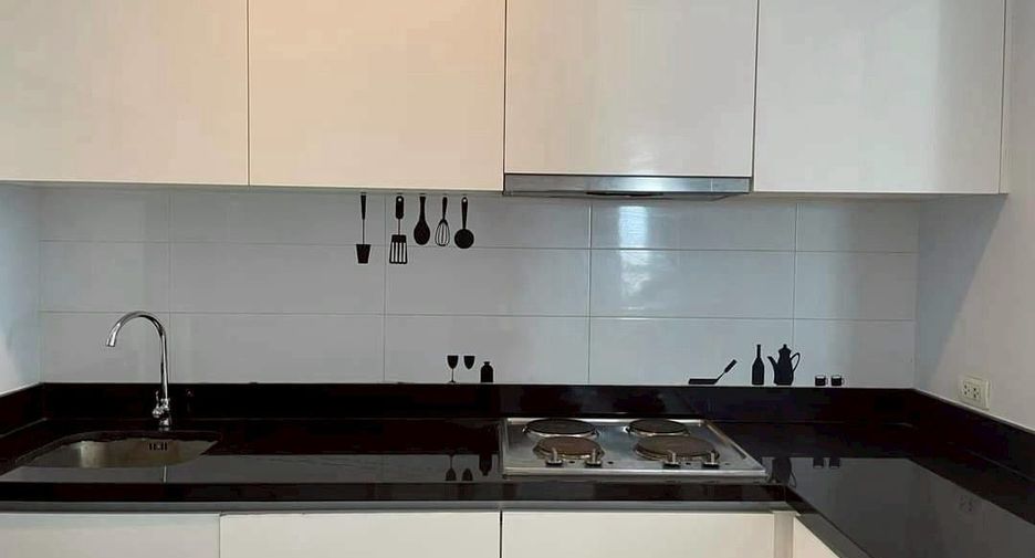 For rent そして for sale 3 ベッドルーム condo in Khlong Toei, Bangkok
