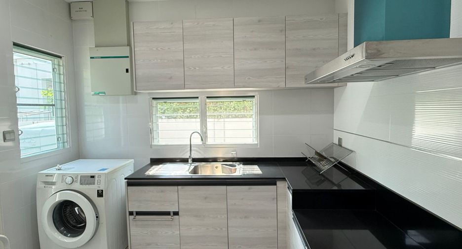 For rent 3 bedrooms house in Bang Phli, Samut Prakan