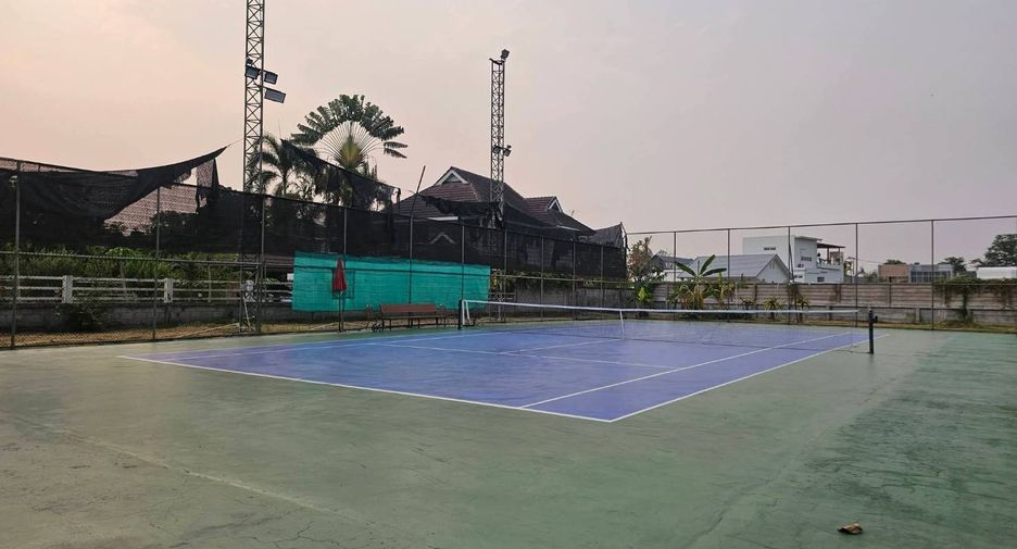 For rent 5 bedrooms house in Mueang Chiang Mai, Chiang Mai