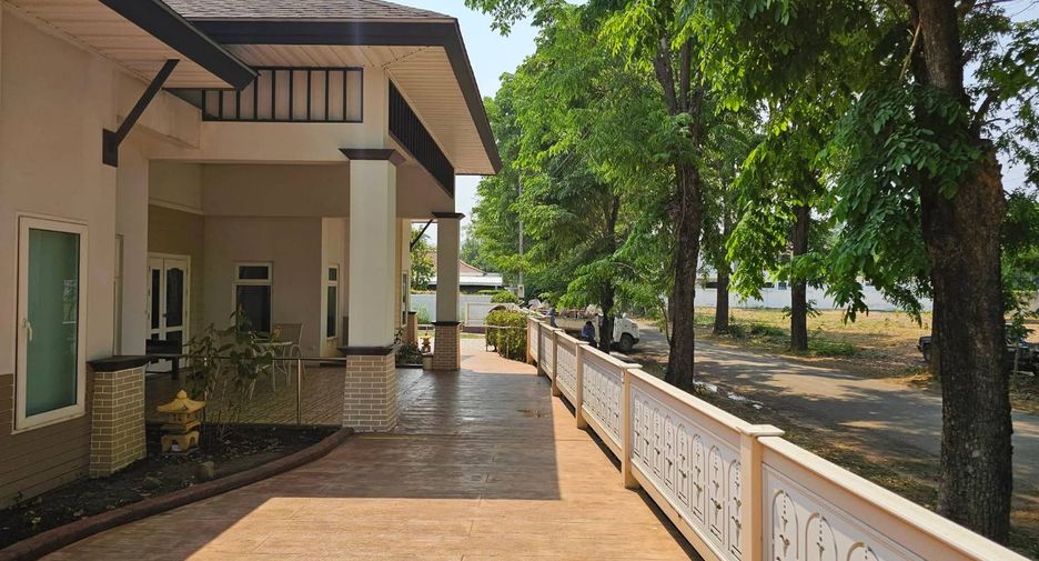 For rent 5 bedrooms house in Mueang Chiang Mai, Chiang Mai