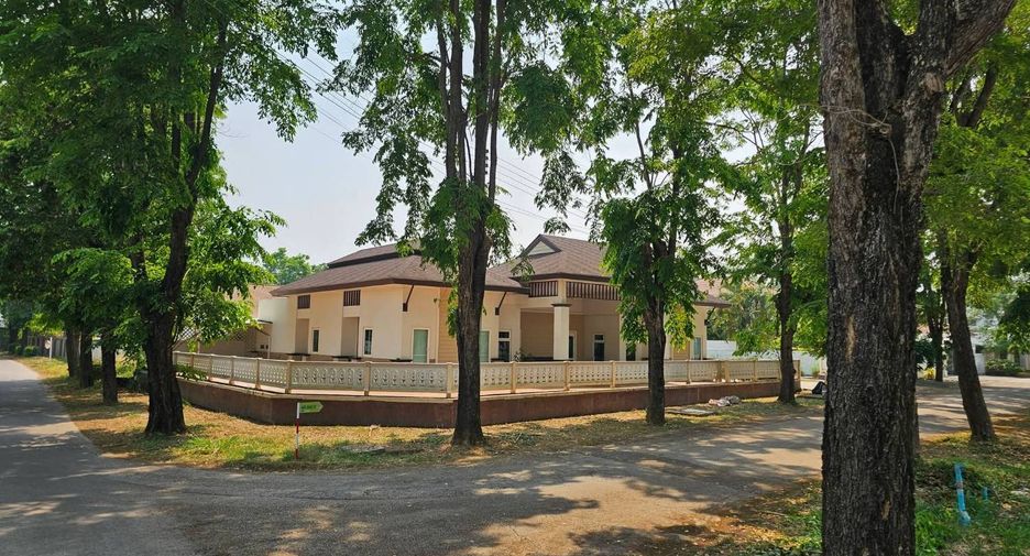 For rent 5 bedrooms house in Mueang Chiang Mai, Chiang Mai