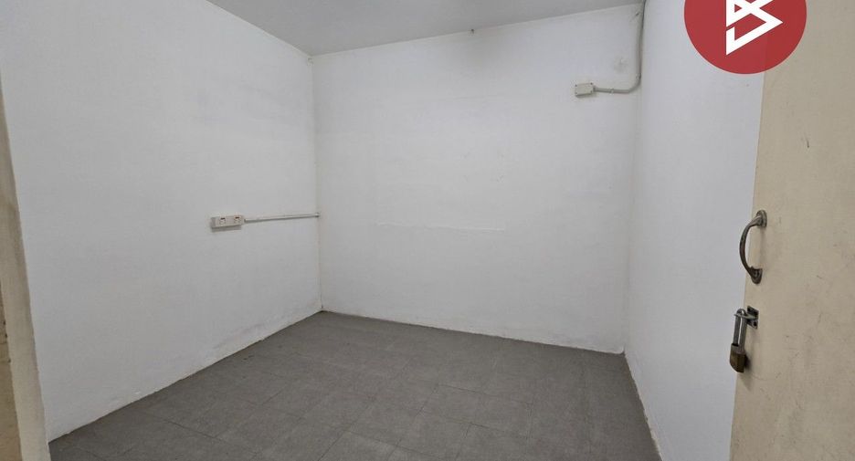Casa adosada en venta de 3 habitaciones en Phra Samut Chedi, Samut Prakan