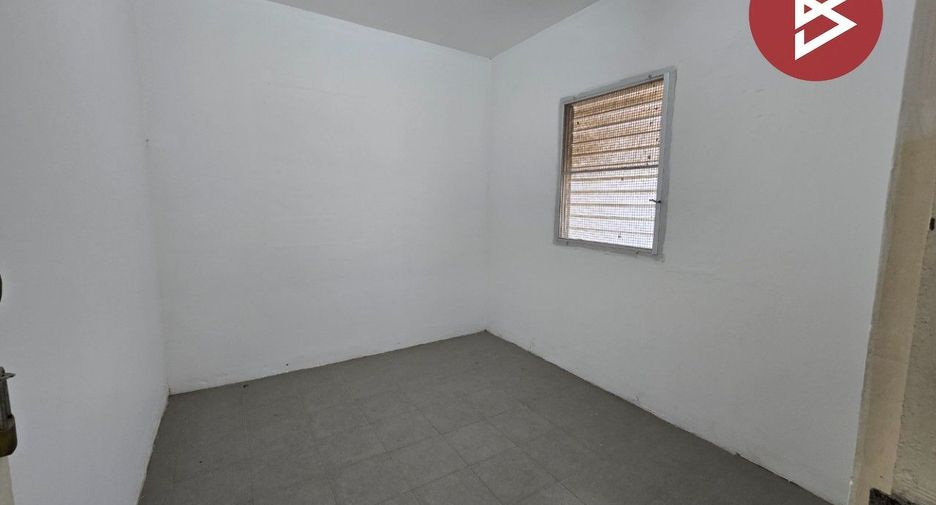 Casa adosada en venta de 3 habitaciones en Phra Samut Chedi, Samut Prakan
