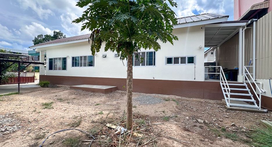 For rent and for sale 2 bedrooms house in Mueang Chiang Mai, Chiang Mai