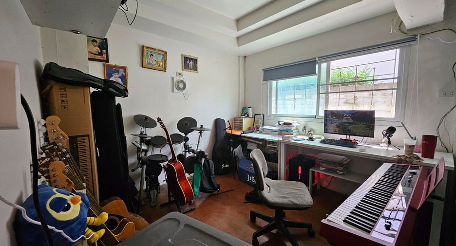 For sale 4 bedrooms house in Bang Bua Thong, Nonthaburi