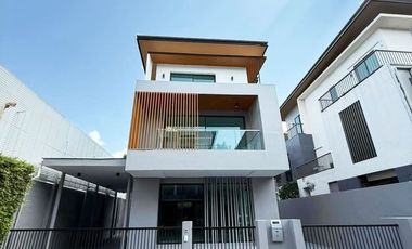 Casa en venta de 3 habitaciones en Prawet, Bangkok