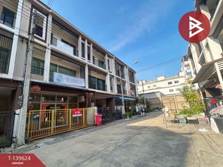 For sale 3 bedrooms townhouse in Mueang Samut Sakhon, Samut Sakhon