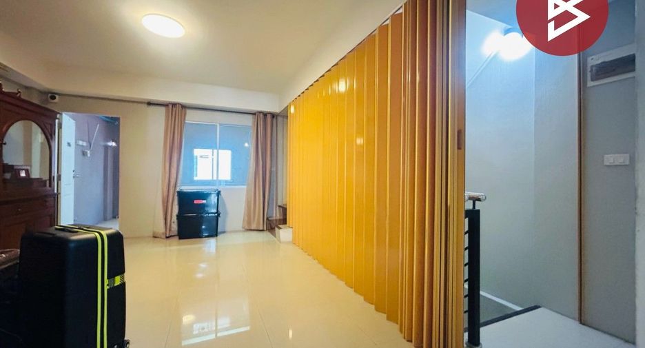 For sale 3 bedrooms townhouse in Mueang Samut Sakhon, Samut Sakhon