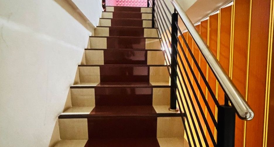 For sale 3 bedrooms townhouse in Mueang Samut Sakhon, Samut Sakhon