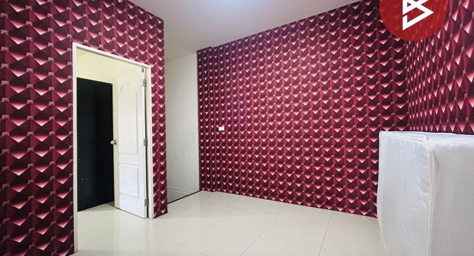 For sale 3 bedrooms townhouse in Mueang Samut Sakhon, Samut Sakhon