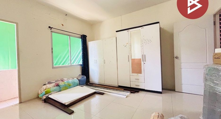 For sale 3 bedrooms townhouse in Mueang Samut Sakhon, Samut Sakhon