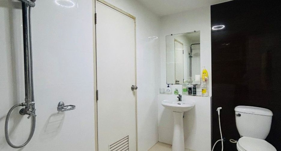 For sale 3 bedrooms townhouse in Mueang Samut Sakhon, Samut Sakhon