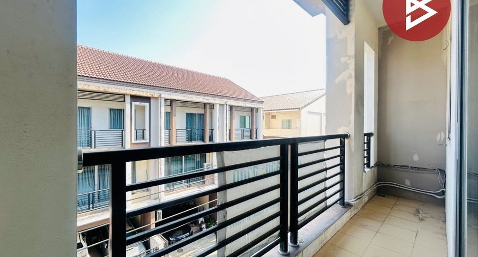 For sale 3 bedrooms townhouse in Mueang Samut Sakhon, Samut Sakhon