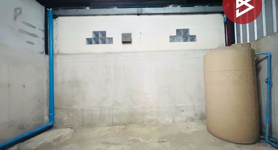 For sale 3 bedrooms townhouse in Mueang Samut Sakhon, Samut Sakhon