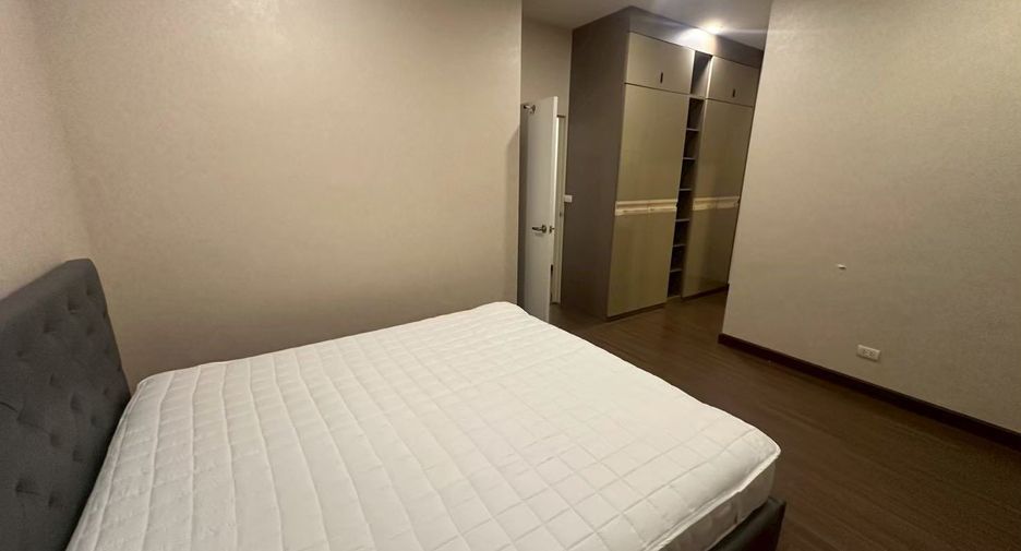 Haus zur Miete mit 4 Zimmer in Bang Phli, Samut Prakan