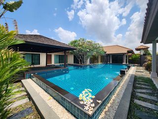 À louer et à vendre 4 chambres villa à Bang Lamung, Chonburi