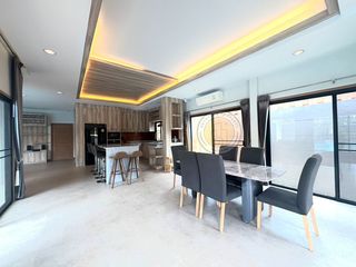 À louer et à vendre 4 chambres villa à Bang Lamung, Chonburi