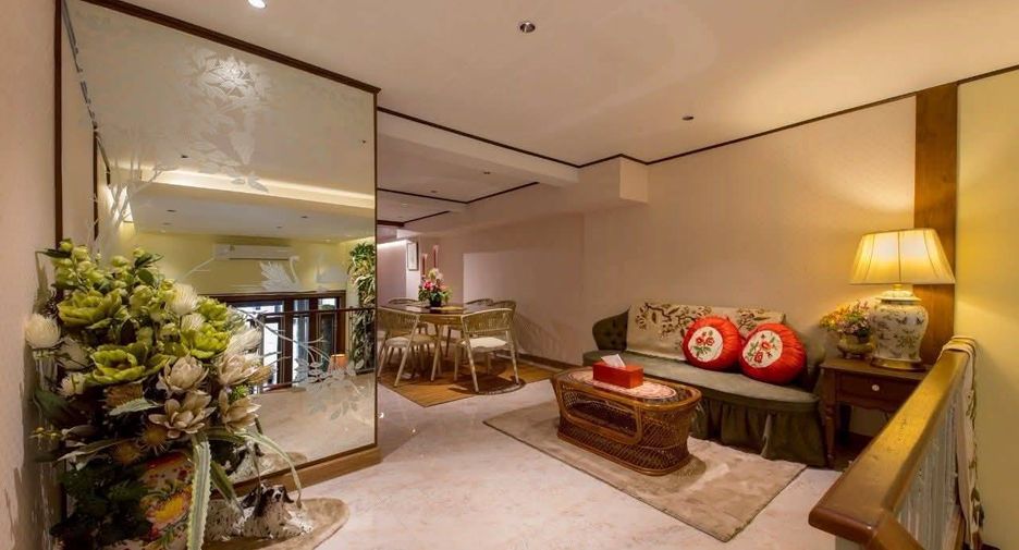 For rent 4 bedrooms townhouse in Mueang Chiang Mai, Chiang Mai