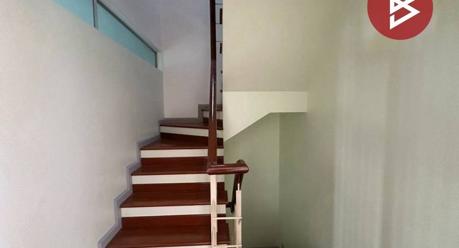For sale 3 bedrooms townhouse in Mueang Samut Prakan, Samut Prakan