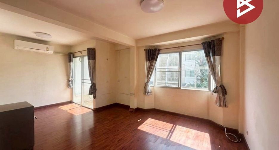 For sale 3 bedrooms townhouse in Mueang Samut Prakan, Samut Prakan