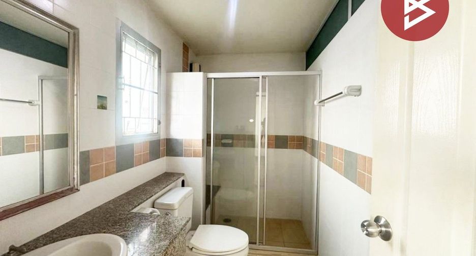 For sale 3 bedrooms townhouse in Mueang Samut Prakan, Samut Prakan