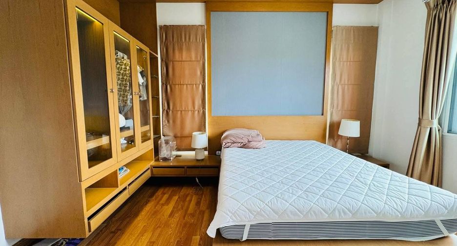 For sale 4 bedrooms house in Hang Dong, Chiang Mai