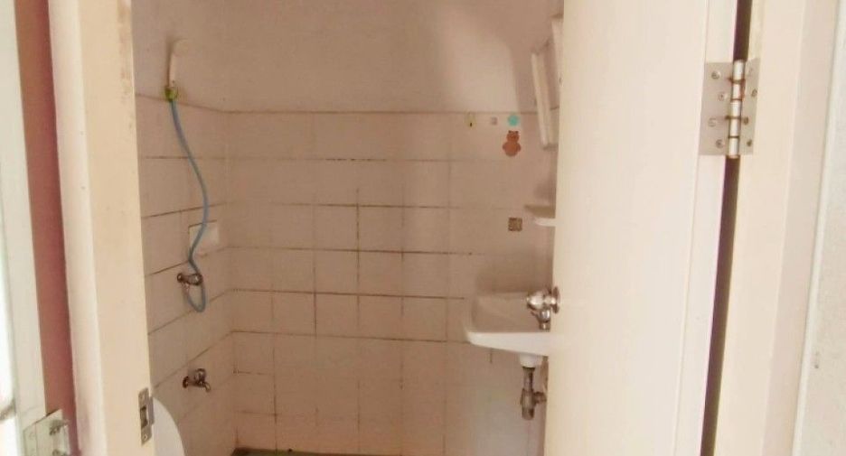 For sale 2 bedrooms house in Mueang Uttaradit, Uttaradit