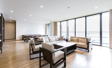 Condo en alquiler de 3 habitaciones en Suan Luang, Bangkok